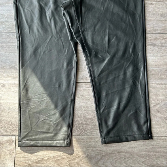 NWT Reitmans Straight Leg High Rise Faux Leather Pants in Black - Picture 12 of 15